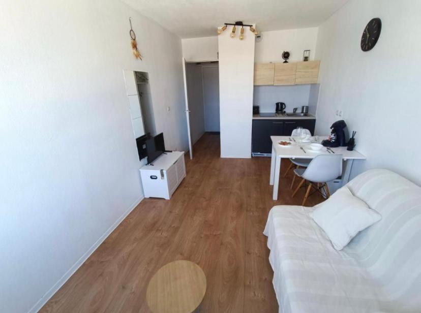 Appartement Tout Equipe A 6 Minutes De La Gare St Charles Marseilles Exterior foto
